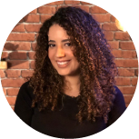 Foto da professora Jenifer Costa